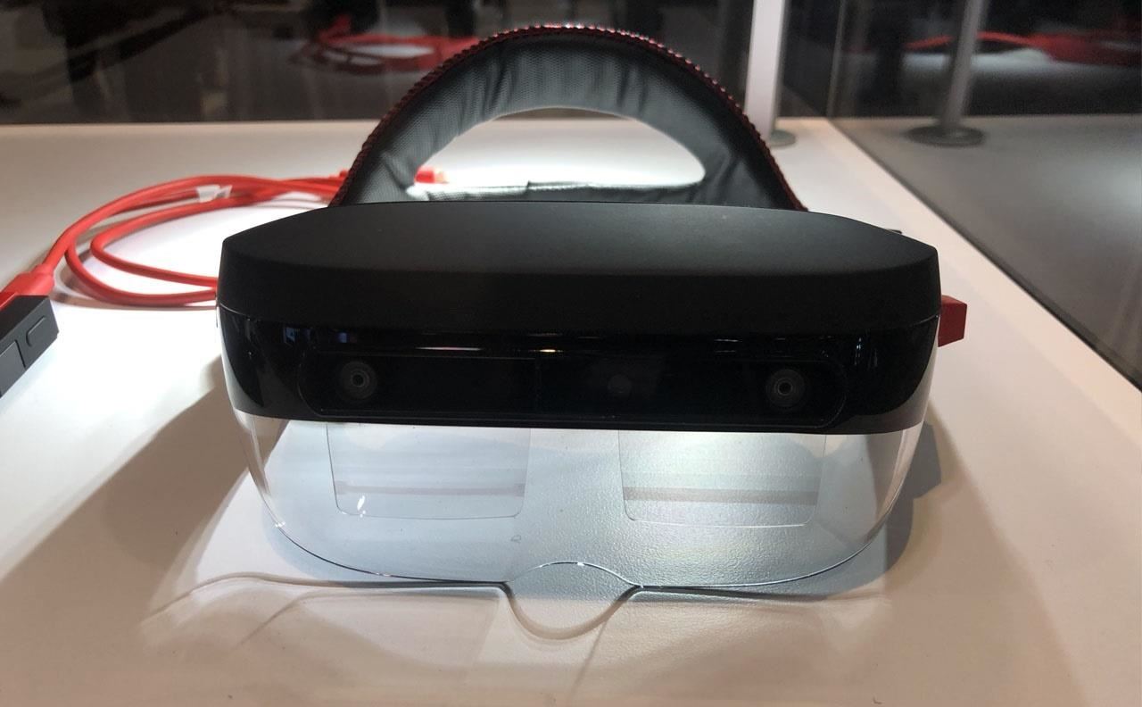 Hands-On: Hands-On with Lenovo's ThinkReality A6, a Disappointing Step Back from Augmented Reality's Cutting Edge