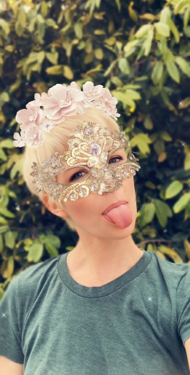 Apple iPhone X Owners Get a Trio of Super-Realistic Snapchat Lenses Aided by the TrueDepth Camera