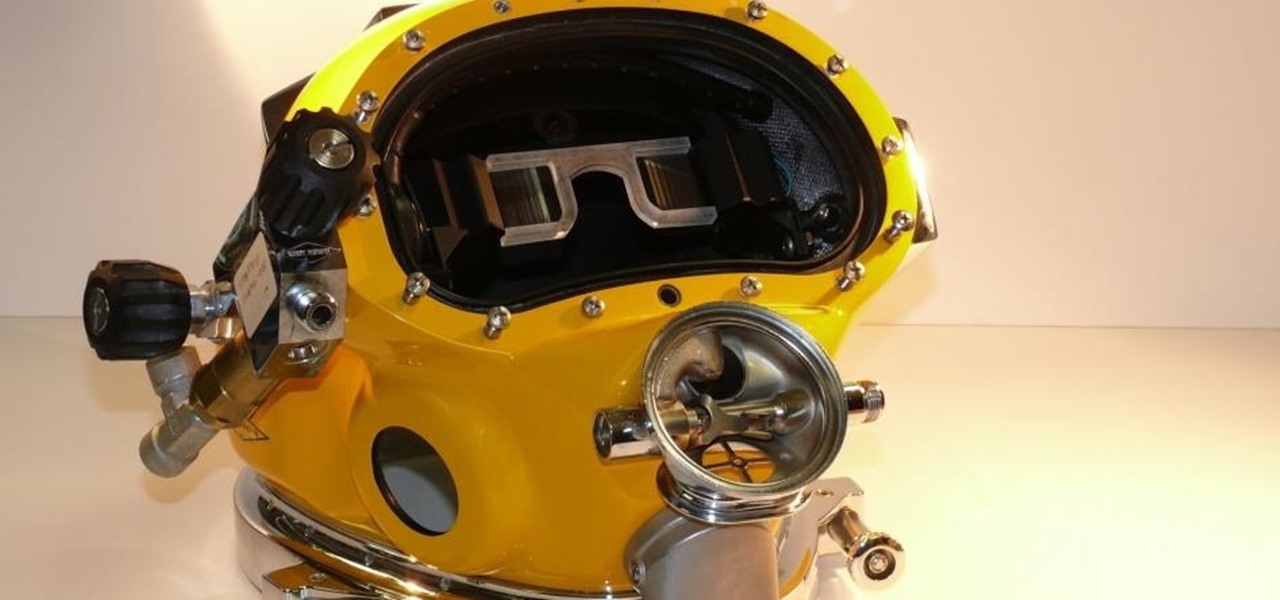 This Advanced Diver's Helmet Takes AR to the Depths of the Ocean